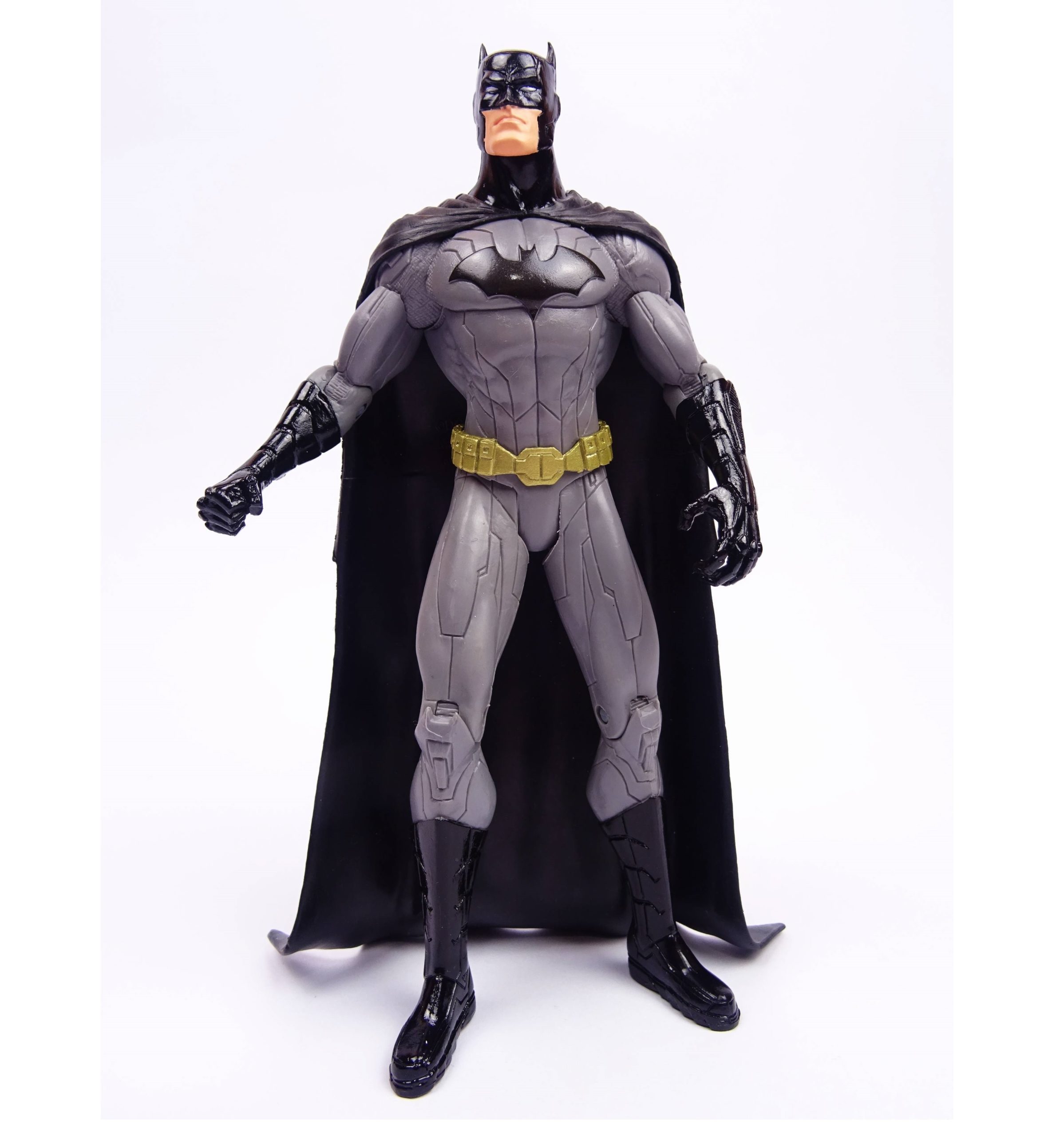 DC Comics Essentials Batman Figur | ToysChatiroBerlin